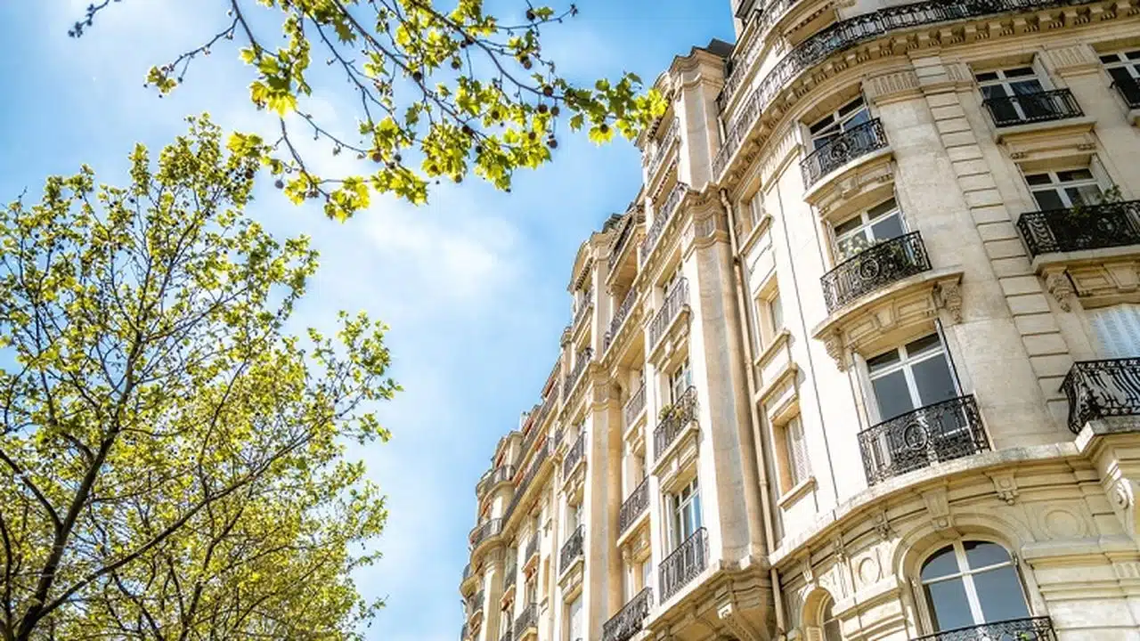 Comment l'encadrement des loyers influence le marché immobilier