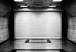 Comment choisir la bonne porte de garage battante pour votre maison